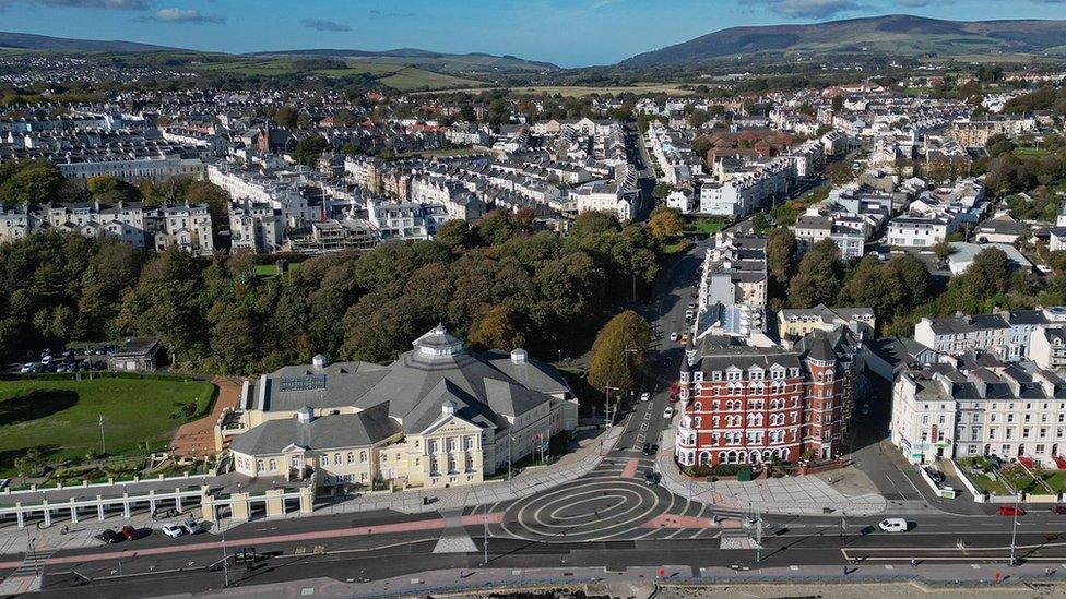 Douglas by drone above the Villa Marina