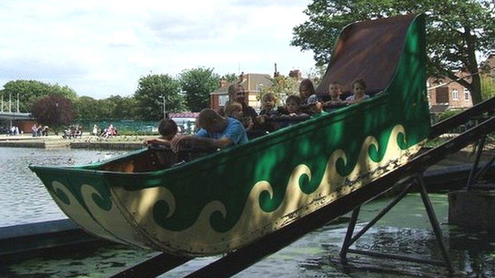 The splash boat ride