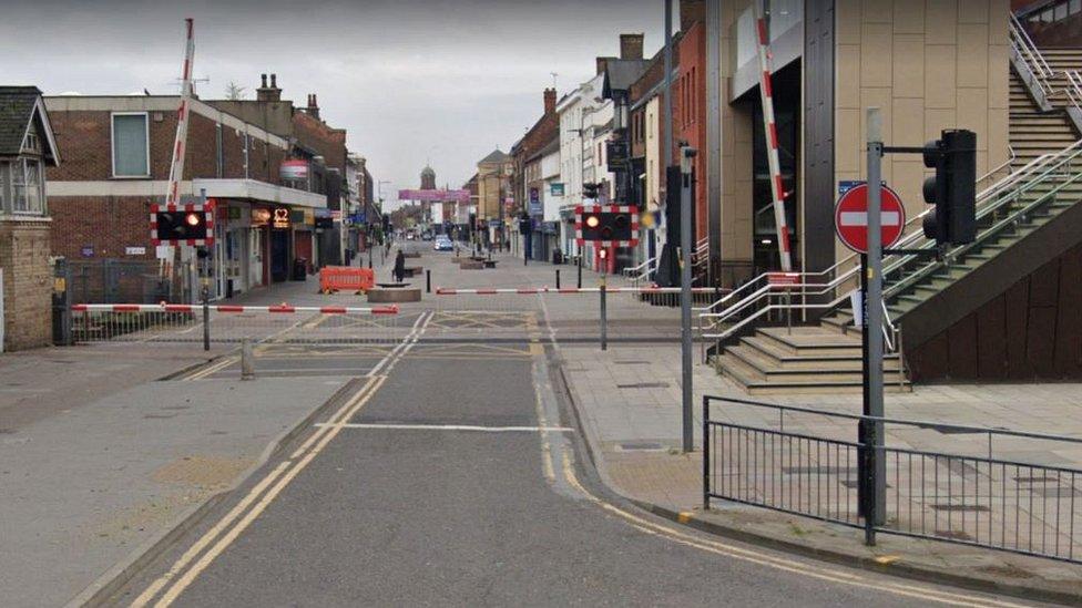 Lincoln High Street level crossing