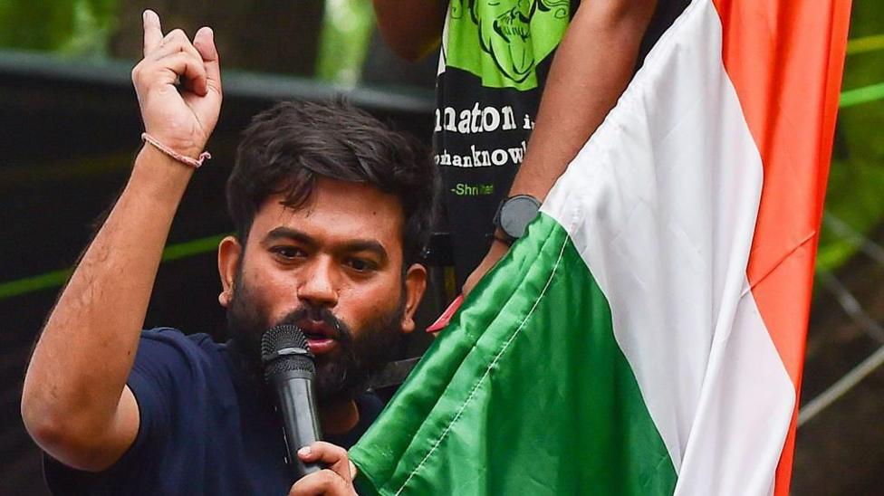 India's 'cockroach' protest continues a day after police crackdown