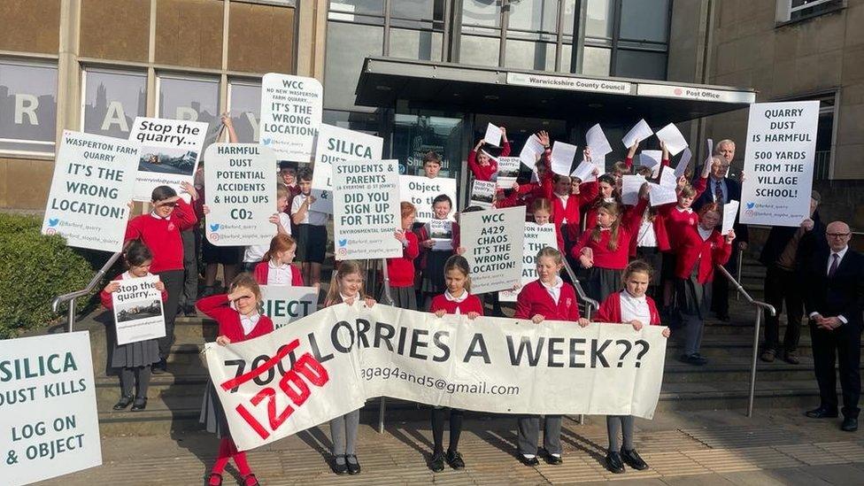 Barford pupils protesting against the quarry plans