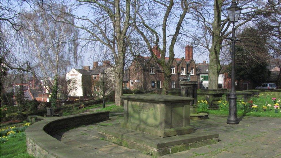 Grave of Elihu Yale