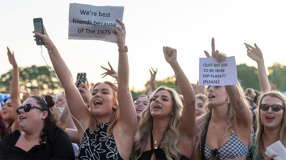 1975 fans in the crowd