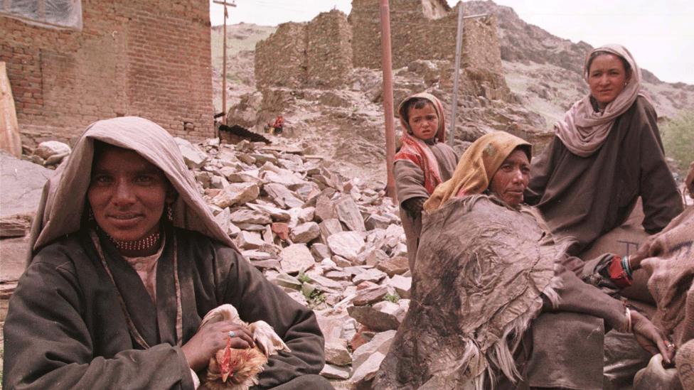 Residents Of A Town In The Kargil Region Of Kashmir Wait To Be Evacuated June 6, 1999.