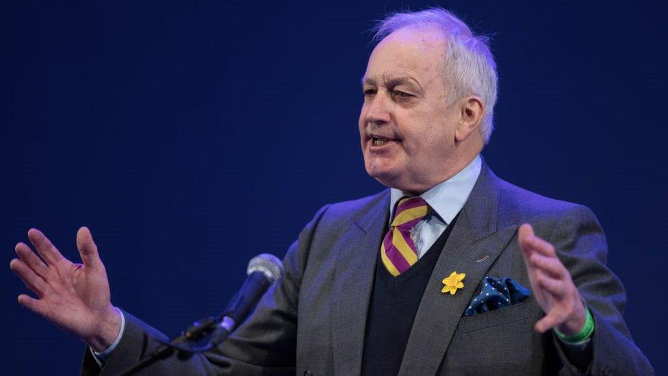 Arweinydd UKIP Cymru, Neil Hamilton