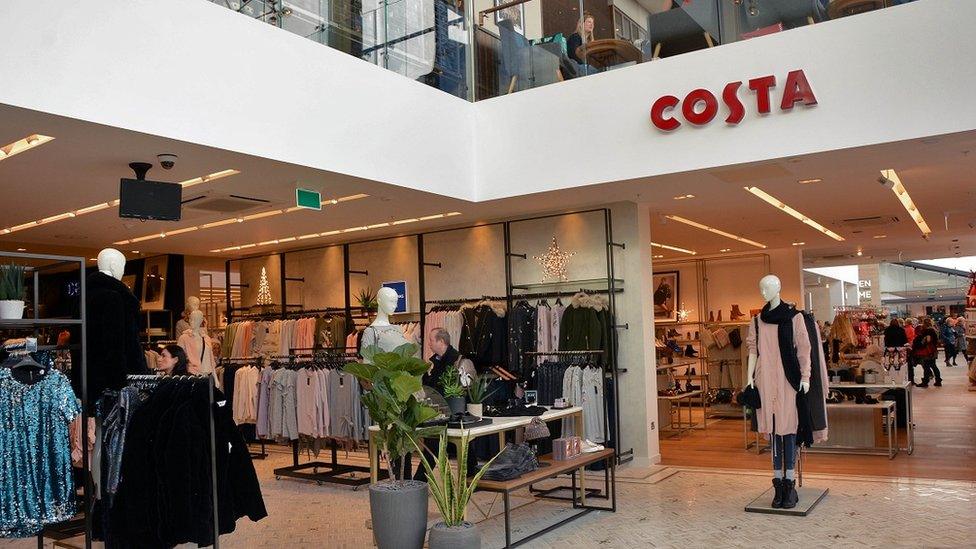 Next store with Costa concession