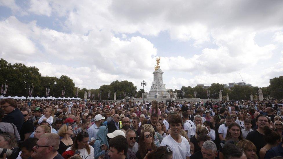 Buckingham Palace crowds