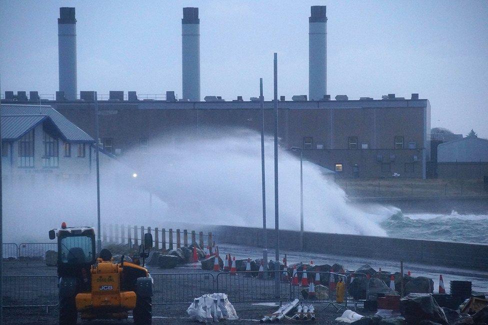 Waves in Stornoway