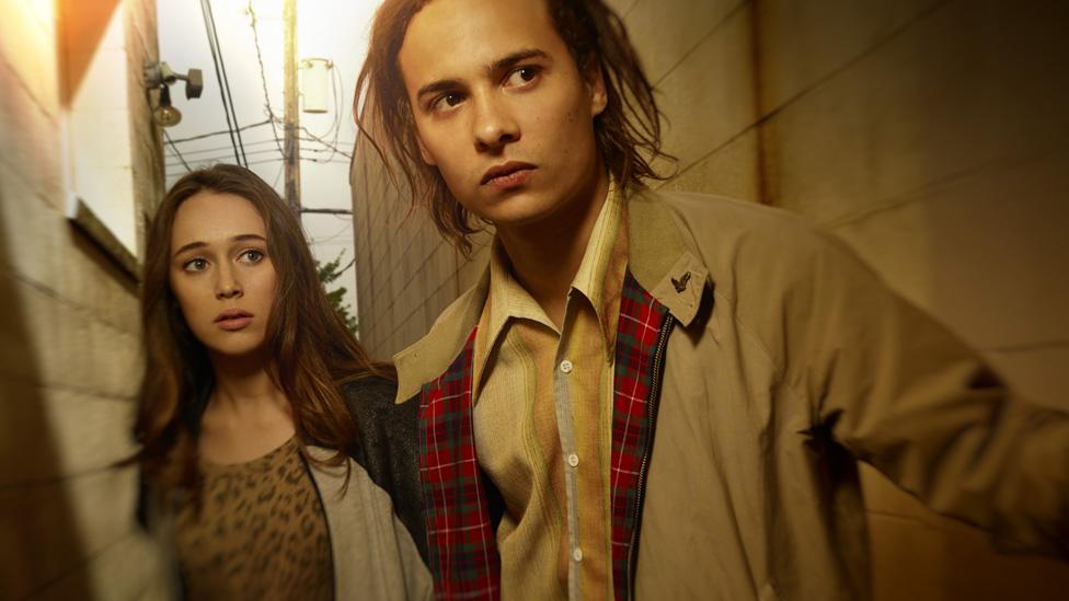 Alycia Debnam Carey as Alicia and Frank Dillane as Nick in Fear the Walking Dead