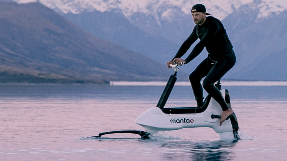 Manta5-hydrofoil-bike.