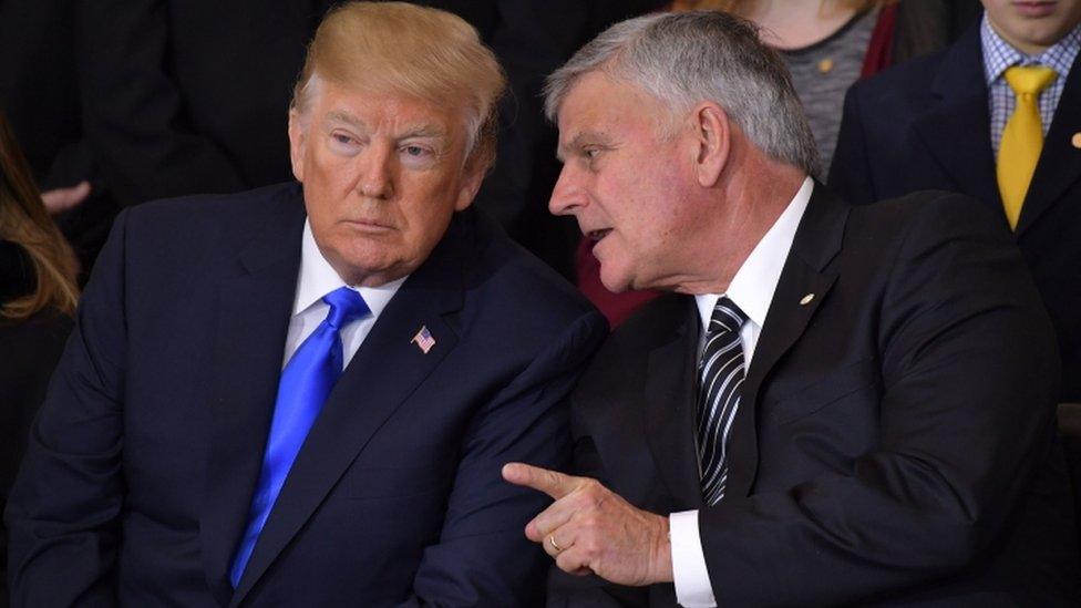 Donald Trump (L) Franklin Graham (R)