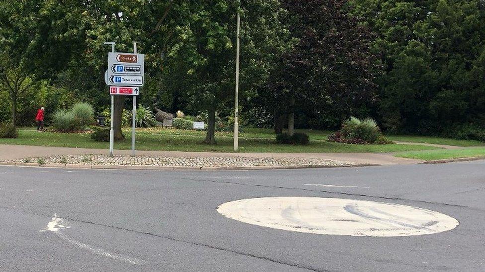 Roundabout near the site the statue will be located