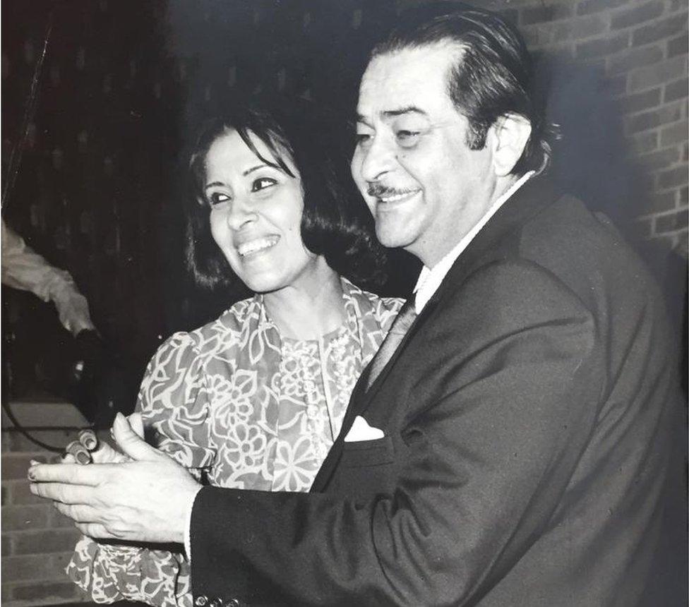 Gulshan Ewing dancing with Raj Kapoor