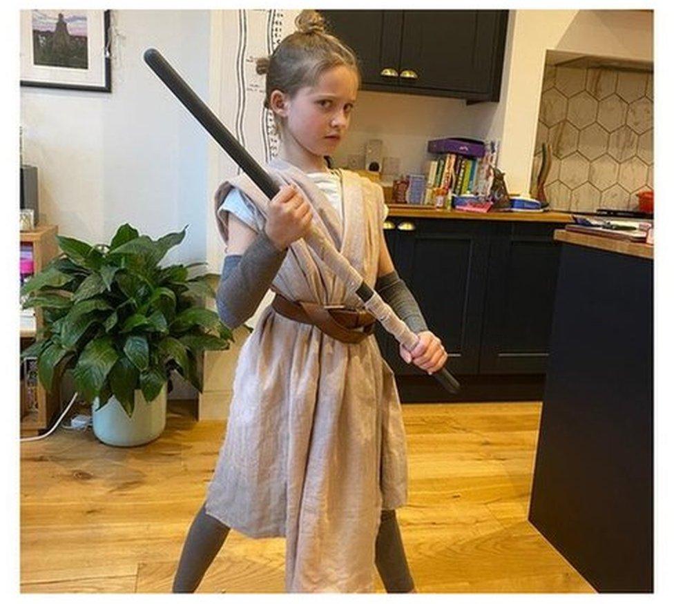 Pearl dressed as Rey Skywalker