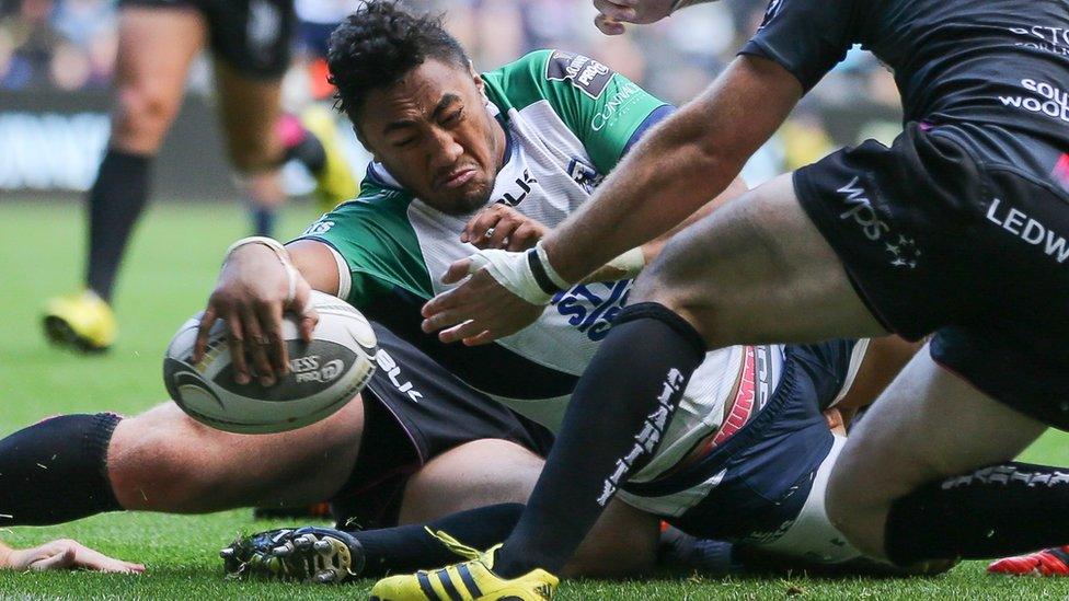 Connacht centre Bundee Aki