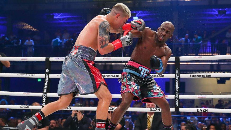 Jojo Diaz boxes against Tevin Farmer