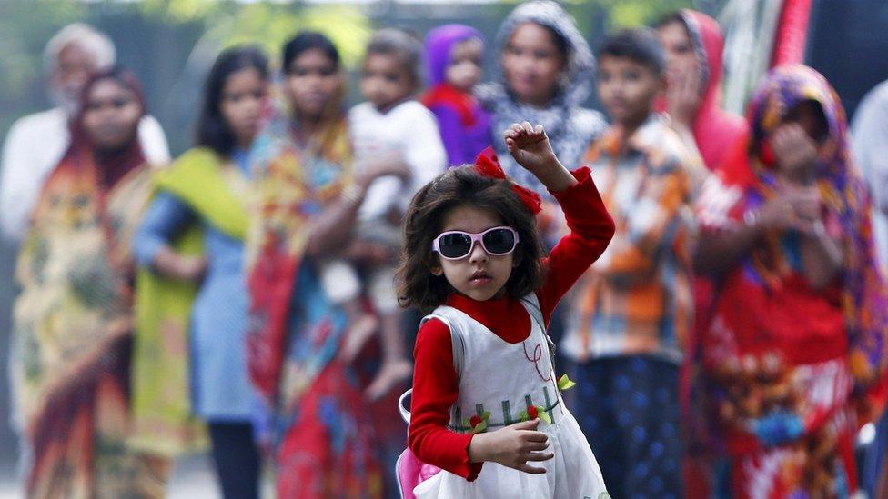 Young girl dances after hearing Bihar election results, Delhi