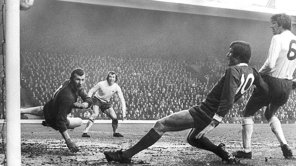 Bob Wilson lets in a goal from John Toshack, 30 January 1971