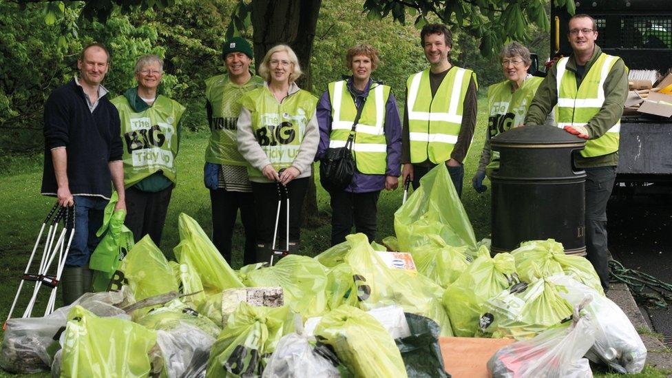 Jesmond Vale litter pickers