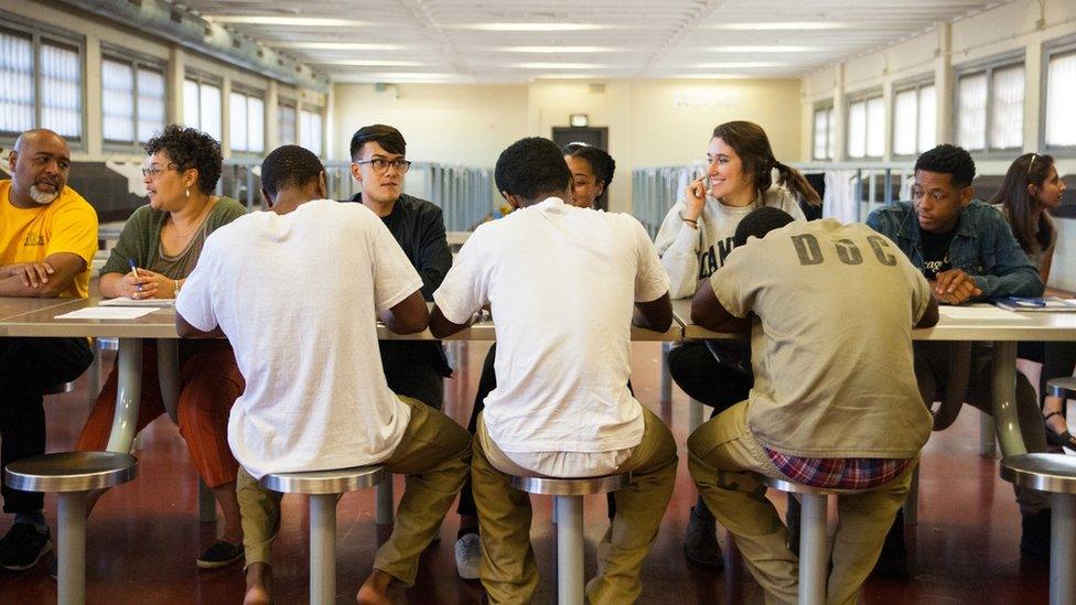 A team from Chicago votes registers voters in Cook County Jail