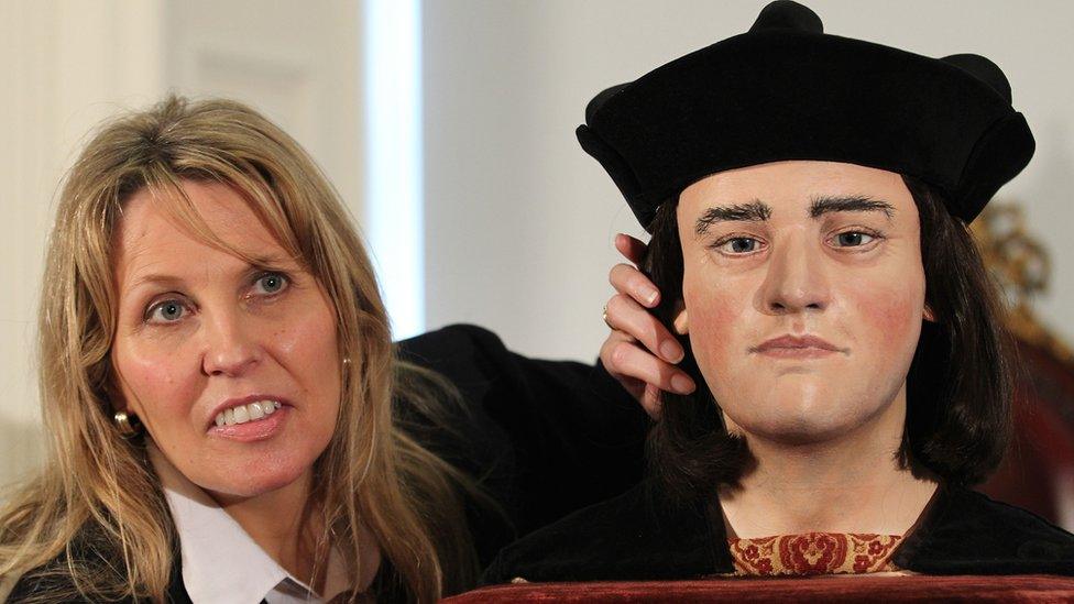 Philippa Langley with a reconstructed head of Richard III