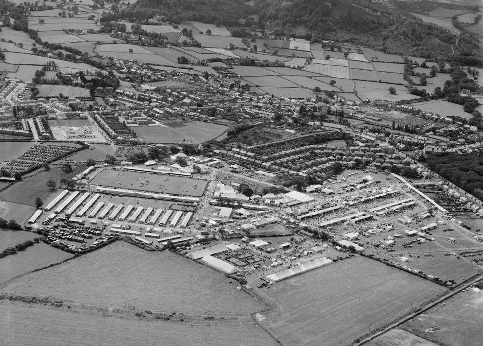 Maes y Sioe Fawr yn Abergele yn 1950