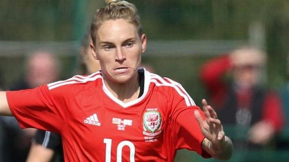 Capten Cymru Jess Fishlock