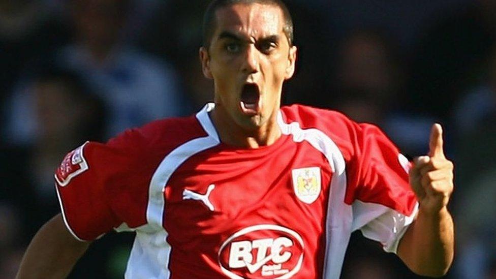 Scott Murray celebrates scoring for Bristol City