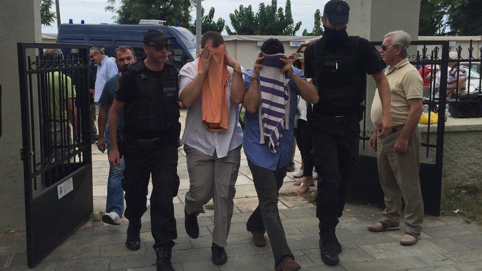 Two of Turkish soldiers escorted to Alexandroupoli court, 18 July 16