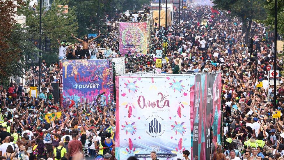 Crowds and floats at Notting Hill Carnival