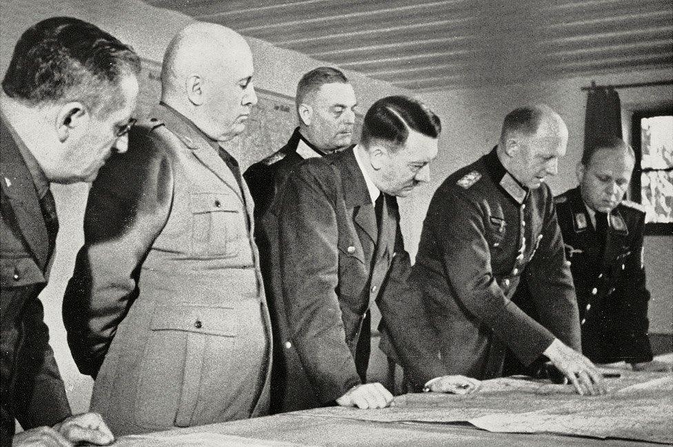 Wolf's Lair, August 1941: Hitler (C) and Mussolini (2nd L)