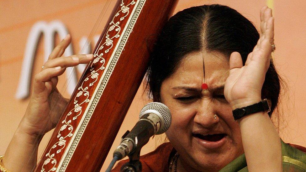 Indian classical singer Shobha Mugdal performing at Swaranjali 2007 at Nehru Centre.