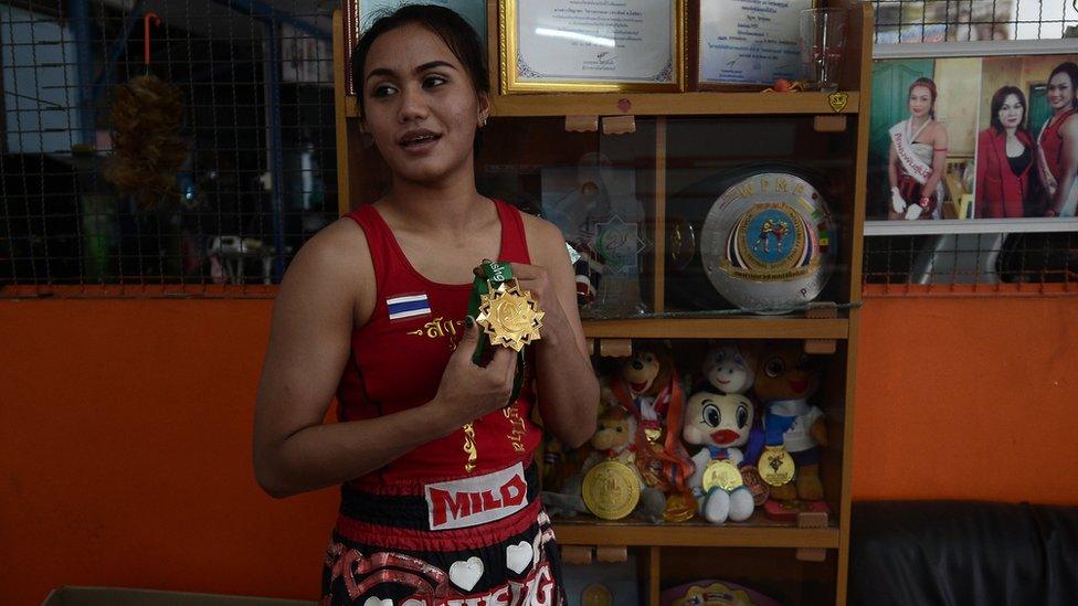 Ratchadaphon Winhantamma with her gold medal