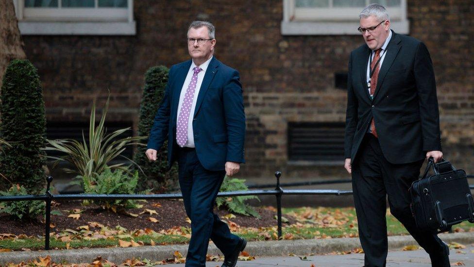 LONDON, ENGLAND - OCTOBER 19: Leader of the Democratic Unionist Party Jeffrey Donaldson (L) is seen on Downing Street on October 19, 2022 in London, England. (Photo by Rob Pinney/Getty Images)