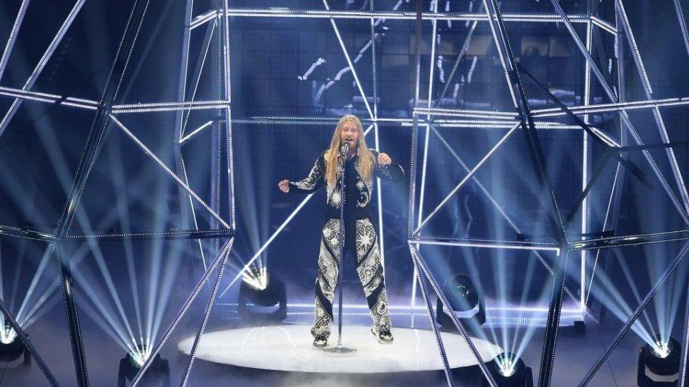 Sam Ryder performing in Eurovision 2022