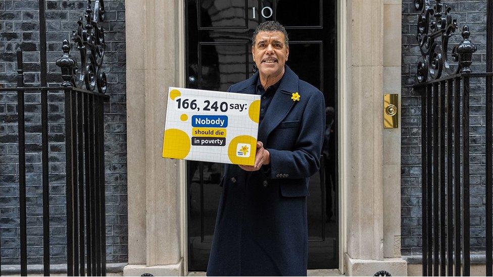 Chris Kamara outside 10 Downing Street