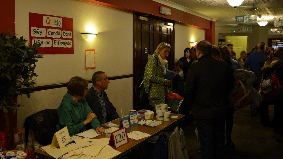 Cofiwch am Bwllheli'r flwyddyn nesa'