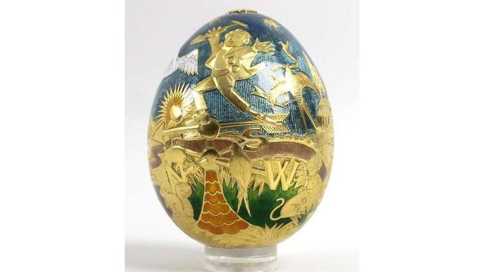 The 326.6 g egg made of 22ct gold