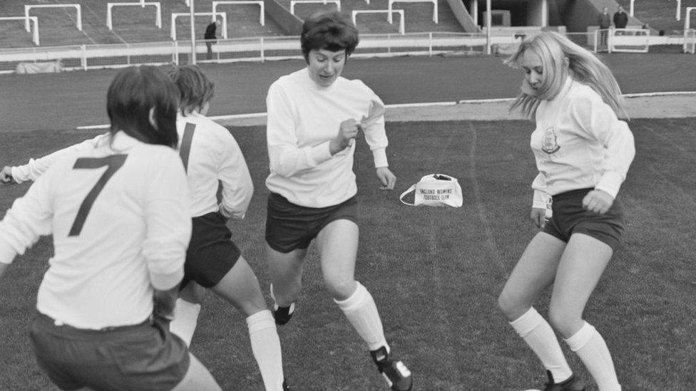 players-on-englands-first-womens-team.