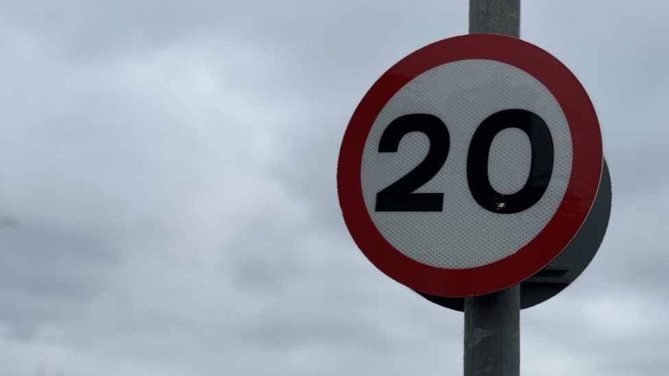 20mph road sign