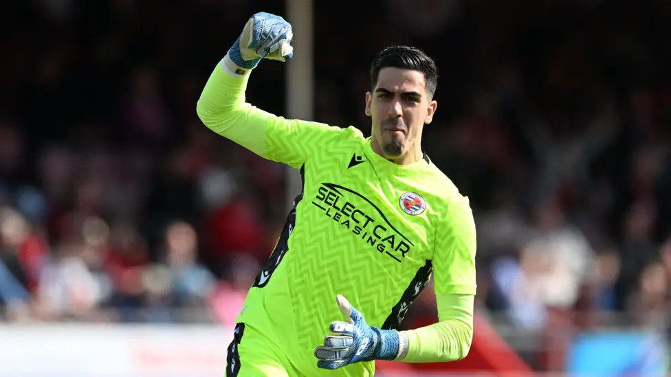 Reading keeper Joel Pereria signs a new three-year contract with the Royals