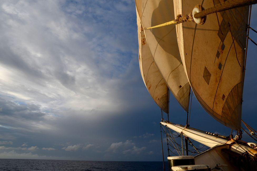 The headsails of the Avontuur filled with wind
