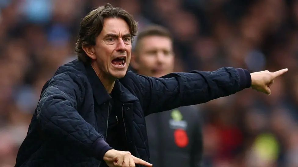 Frank mantuvo conversaciones «únicas» con el Manchester United y el Chelsea el mismo día. Frank mantuvo conversaciones «únicas» con el Manchester United y el Chelsea el mismo día.