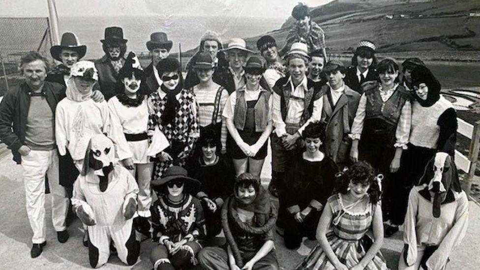 Ymarferiadau Pinocio yn Llangrannog yn 1984