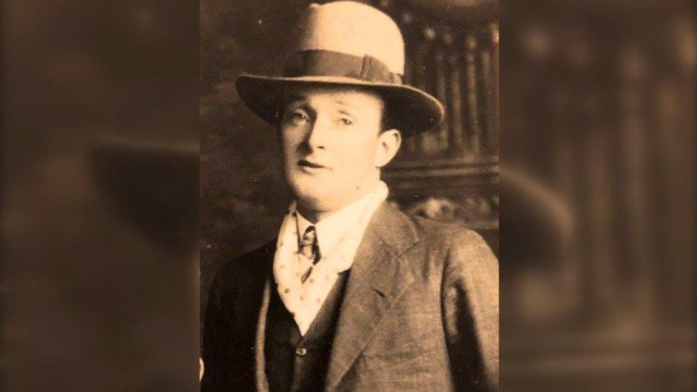 Bàrd Mhealboist, Murchadh MacPhàrlain na dhuine òg