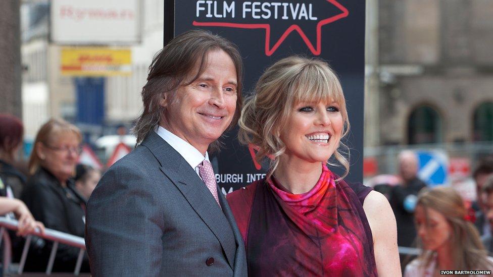 Robert Carlyle and Ashley Jensen