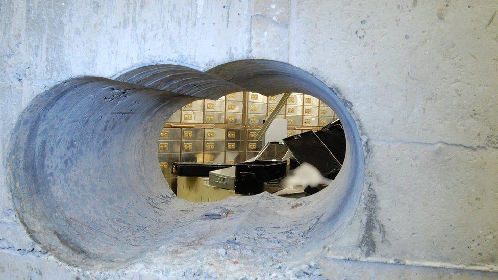 Hatton Garden Safety Deposit scene of robbery