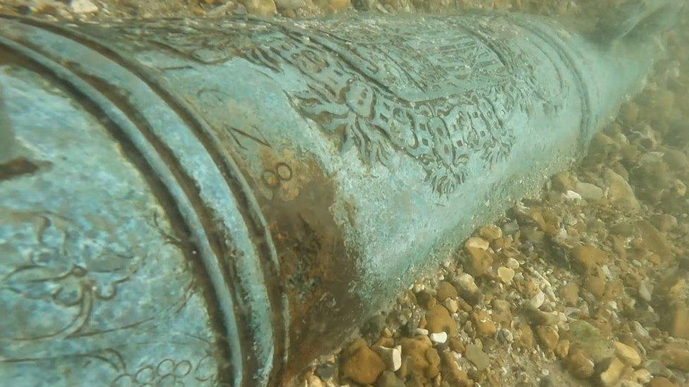 Cannon discovered off the Isle of Wight