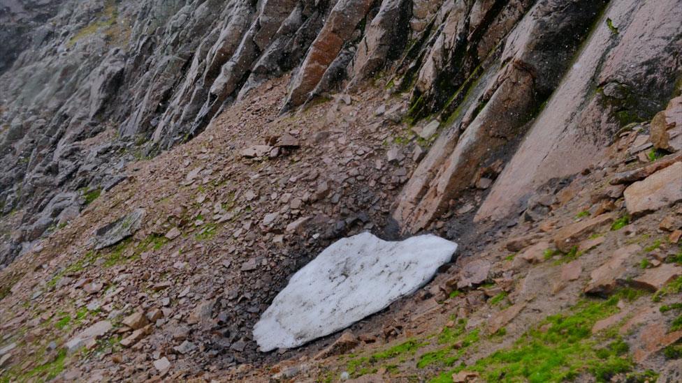 Snow patch, the Sphinx