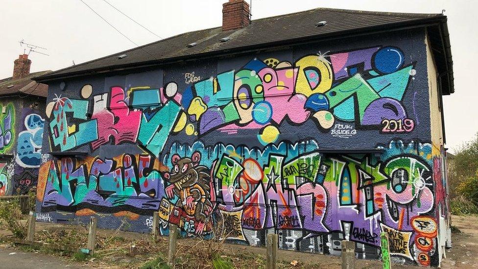 Graffiti on house in Hull